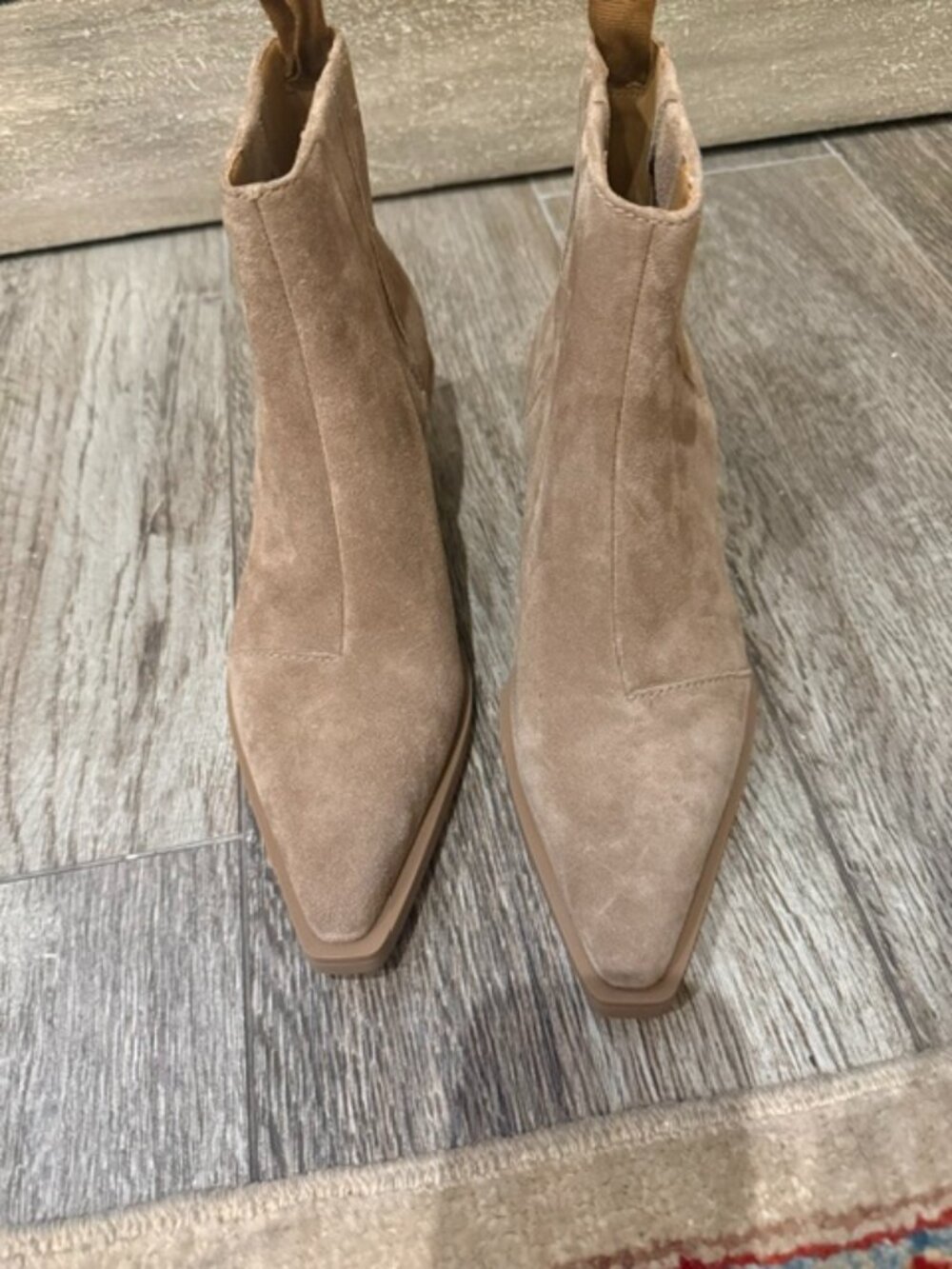 Unworn Rag & Bone Dart Suede Pull-On Ankle Booties Size 6 - Picture 1 of 8